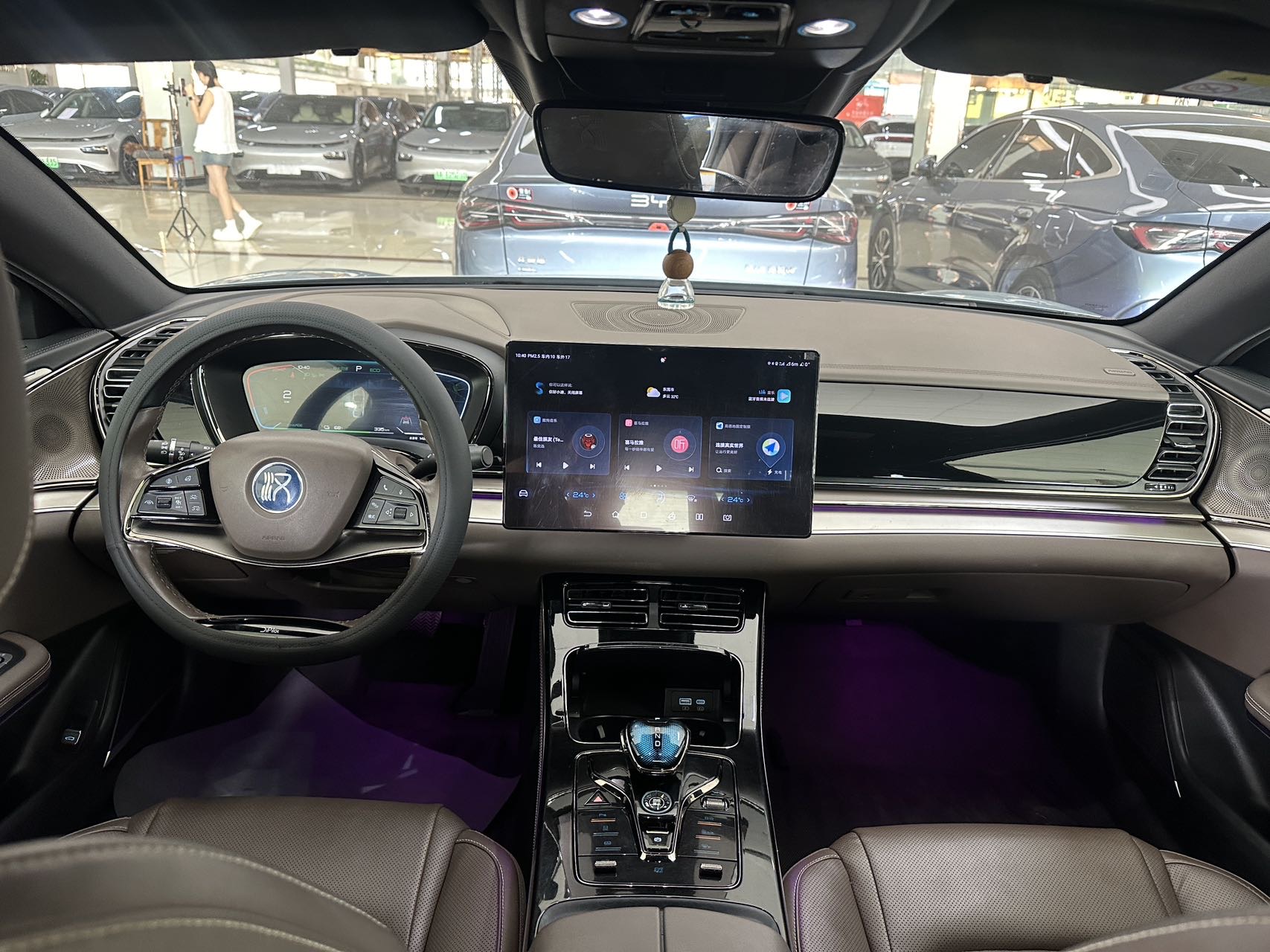 BYD Han 2023 car image #8
