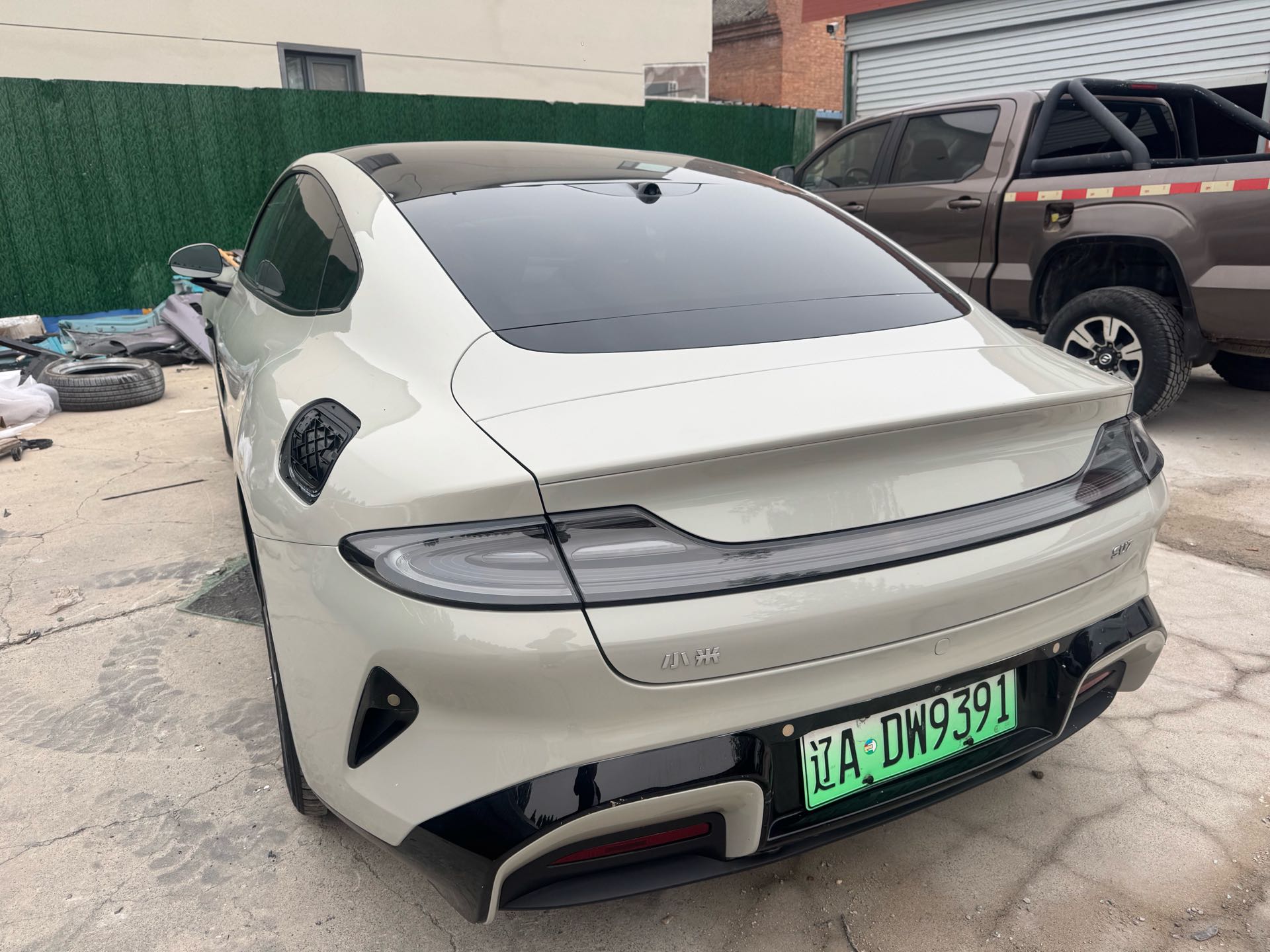 MI SU7 2025 immagine di auto #6