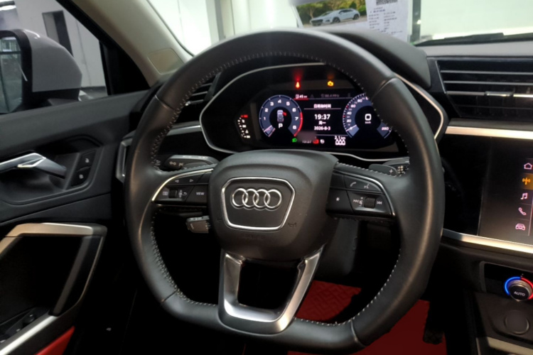 Audi Q3 2021 #11 Audi Q3 2021 car image #11