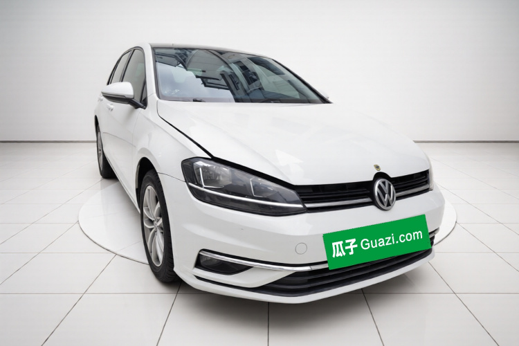 Volkswagen Golf 2019 car image #4