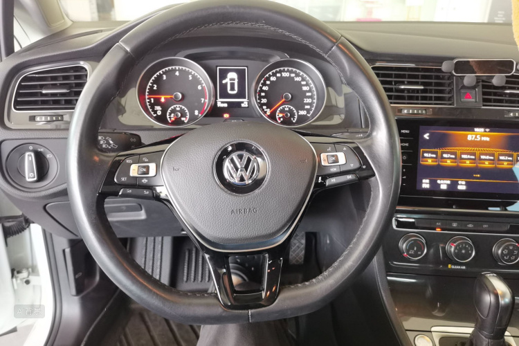 Volkswagen Golf 2020 #12 Volkswagen Golf 2020 car image #12