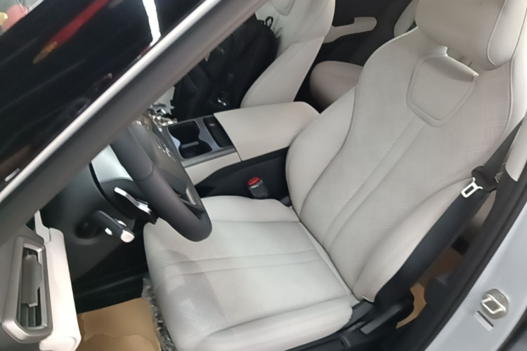BYD YuanUP 2026 #15 BYD YuanUP 2026 car image #15