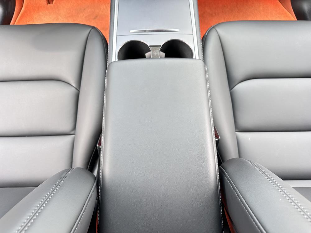 Tesla Model Y 2021 car image #12