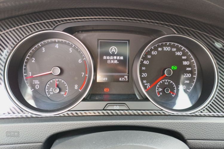 Volkswagen Golf 2019 car image #13