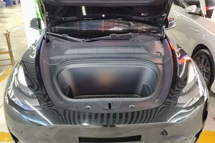 Tesla Model Y 2023 car image #20