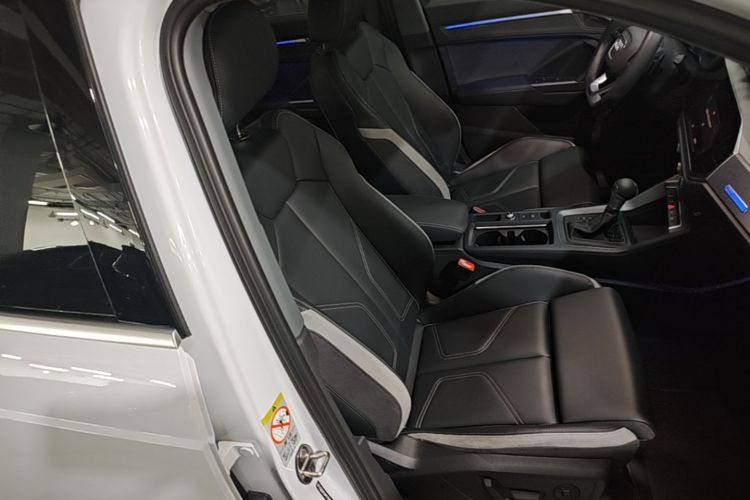 Audi Q3 2024 car image #24