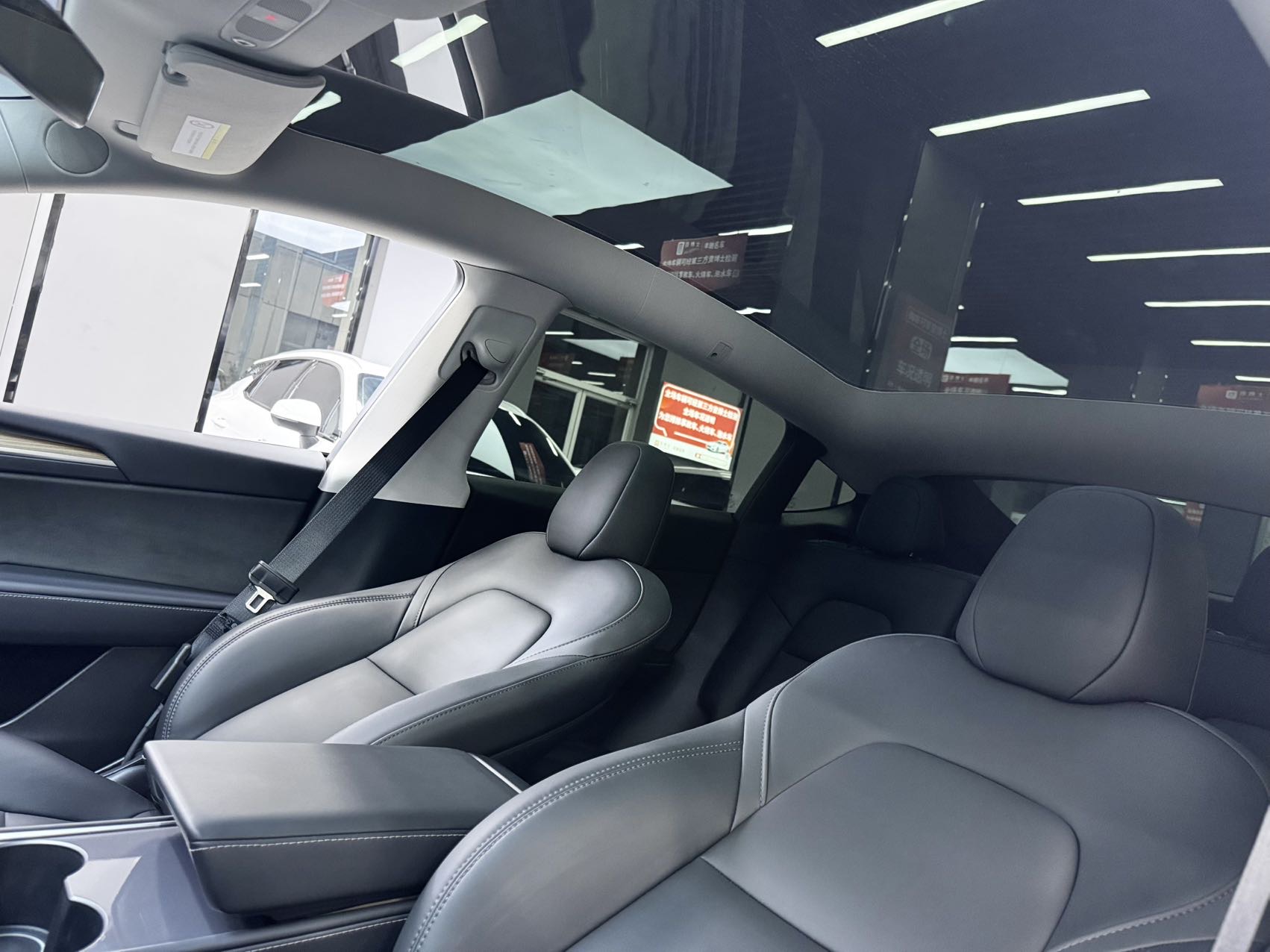 Tesla Model Y 2023 #8 Tesla Model Y 2023 car image #8
