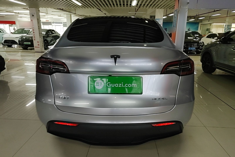 Tesla Model Y 2022 car image #6