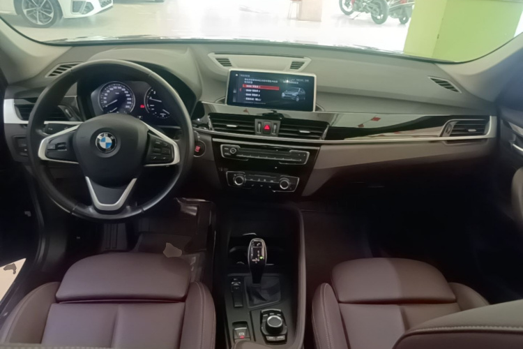 BMW X1 2019 car image #11