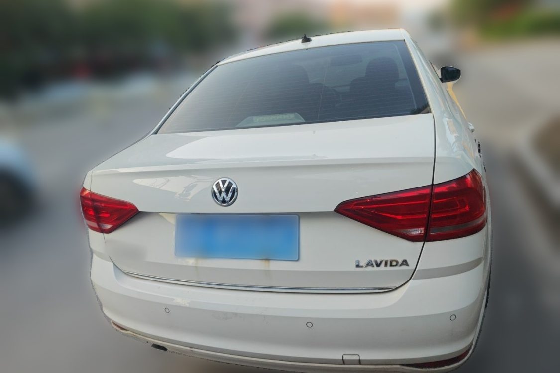 Volkswagen Lavida 2018 car image #6