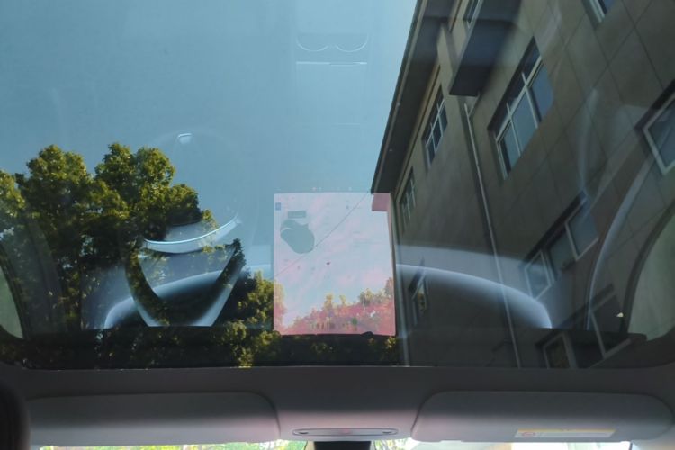 Tesla Model Y 2025 car image #20