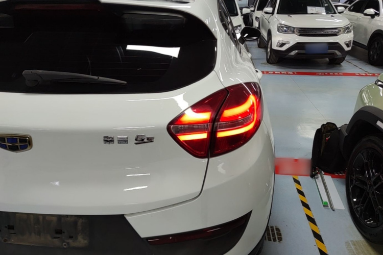 GEELY Emgrand GS 2018 car image #8