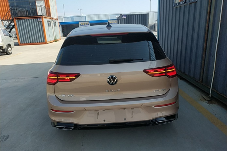 Volkswagen Golf 2022 car image #6