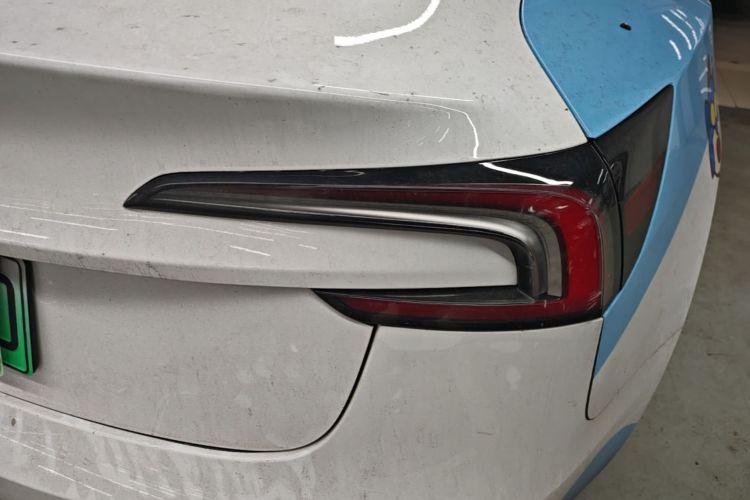 Tesla Model 3 2024 car image #8