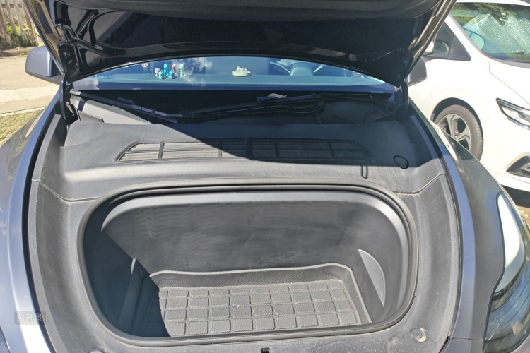 Tesla Model Y 2022 #22 Tesla Model Y 2022 car image #22