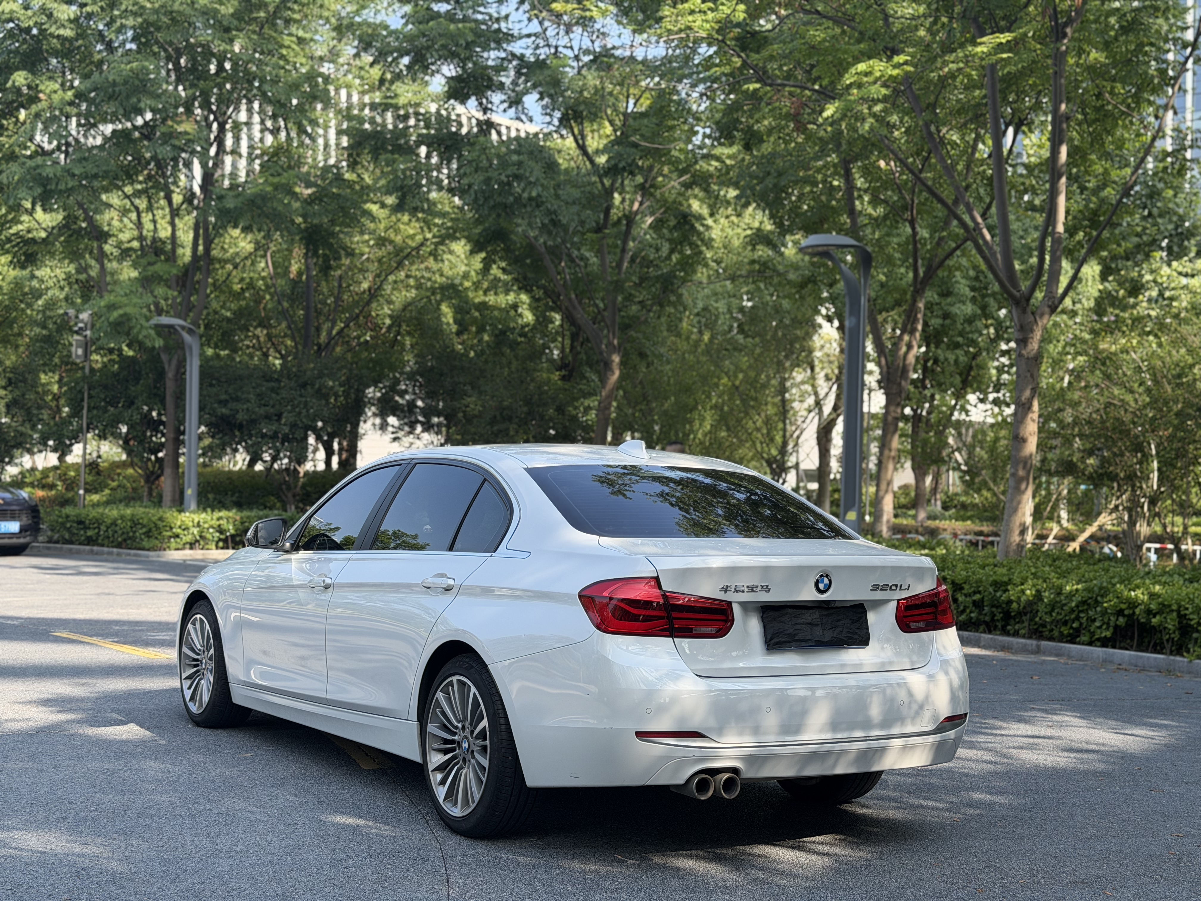 BMW 3 Series 2018 #11 BMW 3 Series 2018 car image #11