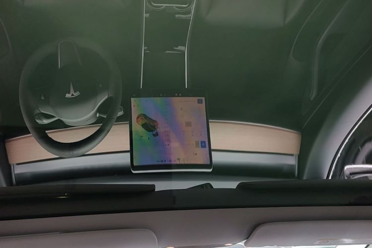 Tesla Model 3 2020 car image #18