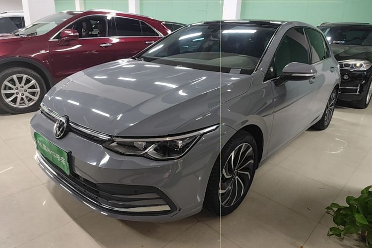 Volkswagen Golf 2022 car image #2