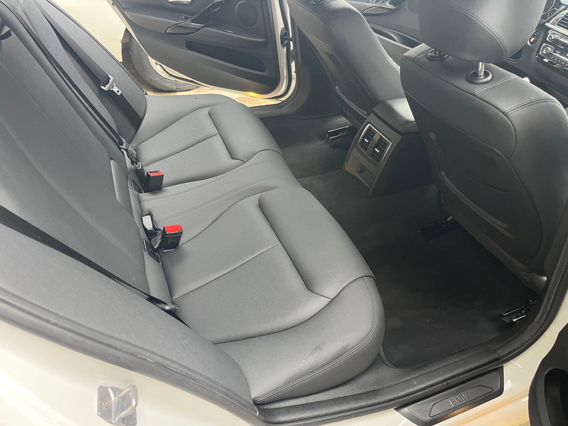 BMW 3 Series 2017 #6 BMW 3 Series 2017 car image #6