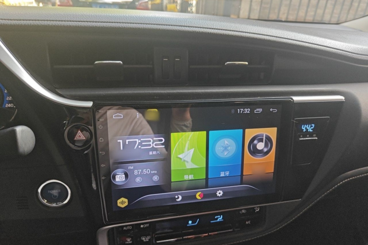 Toyota Corolla 2018 #17 Toyota Corolla 2018 car image #17