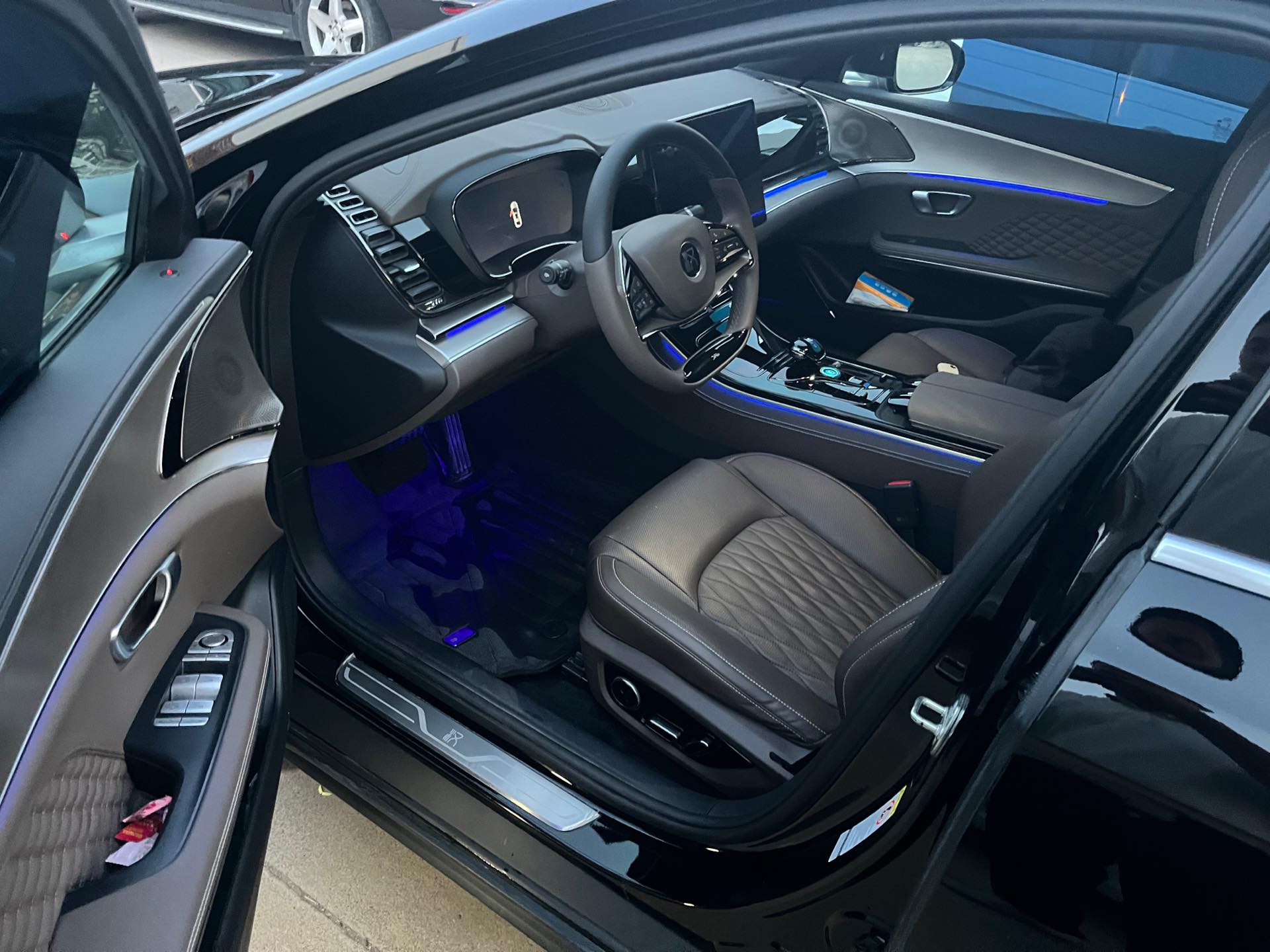 BYD Han 2023 car image #2