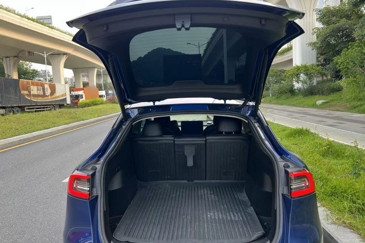 Tesla Model Y 2022 #17 Tesla Model Y 2022 car image #17