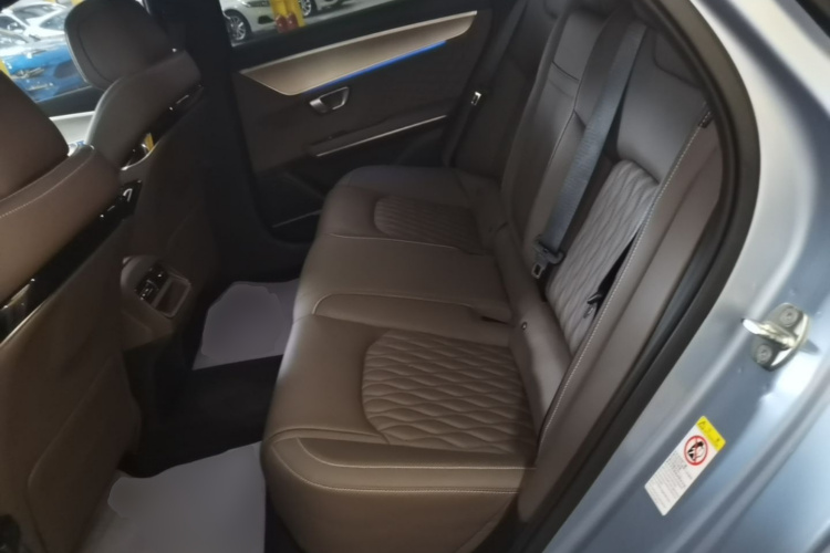 BYD Han 2023 car image #13