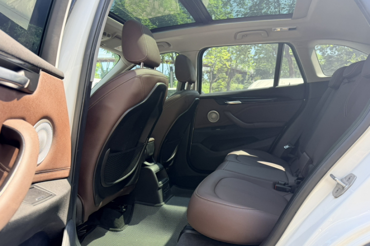 BMW X1 2021 car image #14