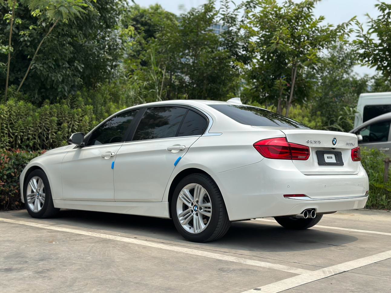 BMW 3 Series 2017 car image #15