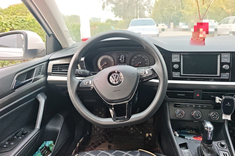 Volkswagen Lavida 2020 car image #11