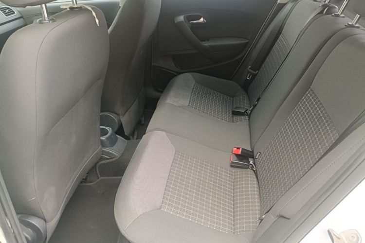 Volkswagen Polo 2017 car image #17