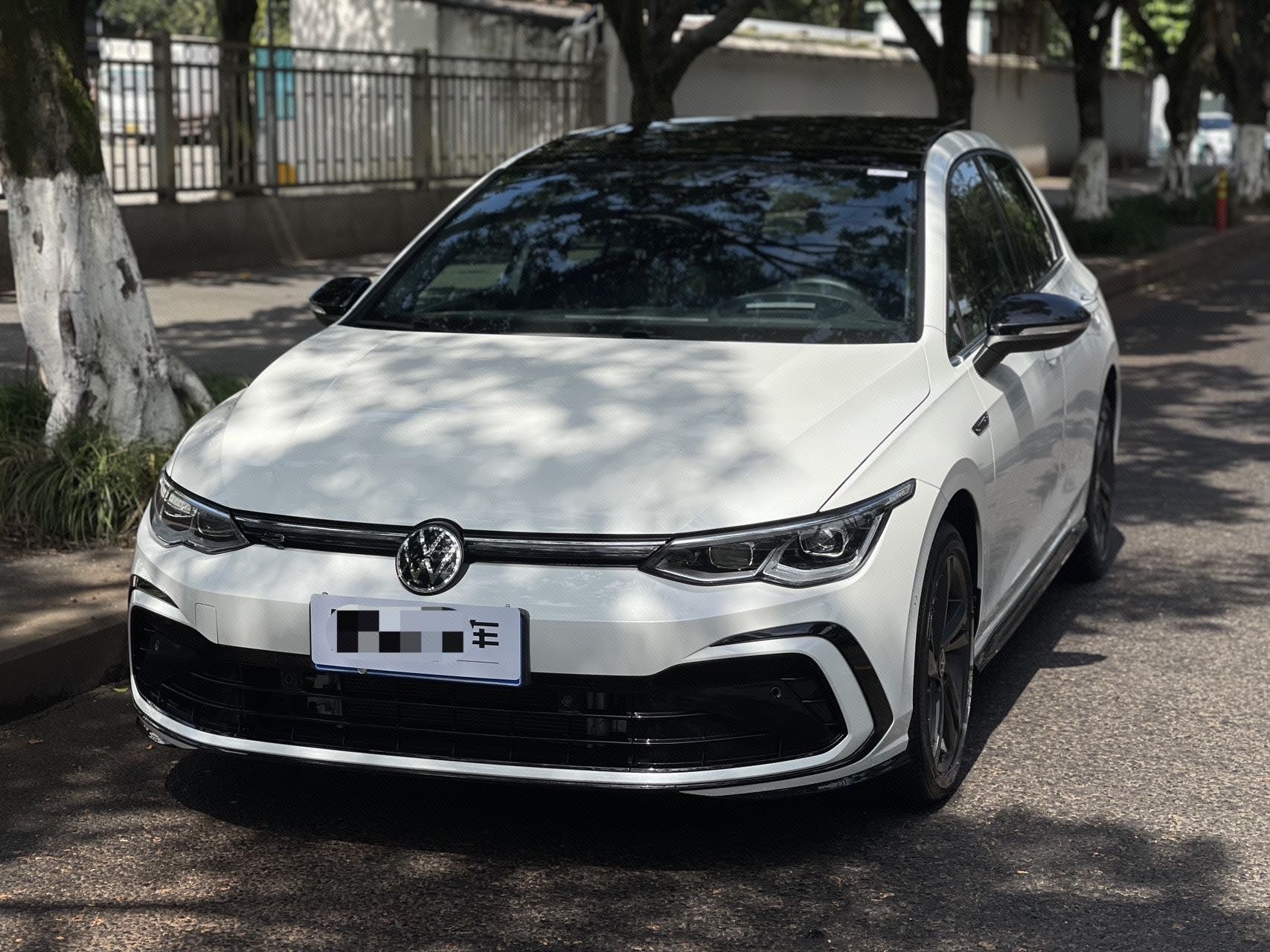 2020 immagine di auto 
