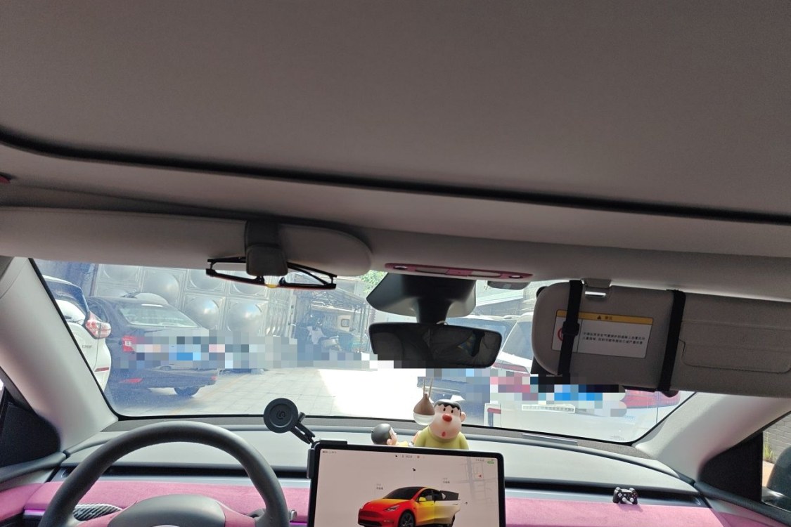 Tesla Model Y 2024 car image #22