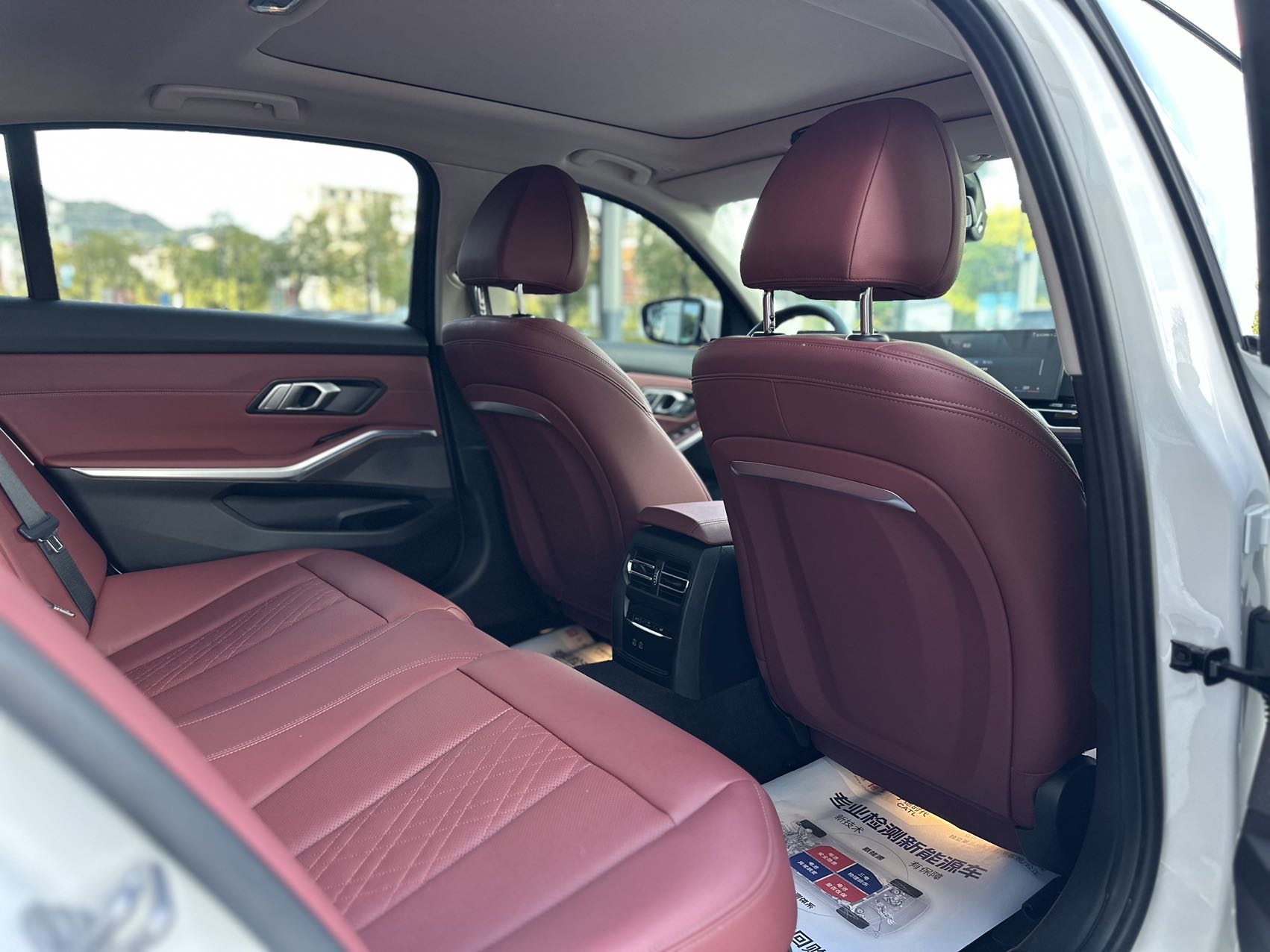 BMW i3 2024 car image #6