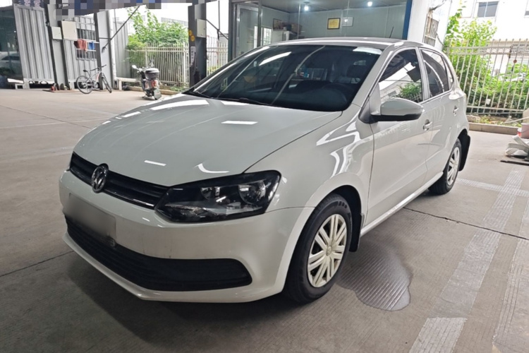 Volkswagen Polo 2017 car image #2