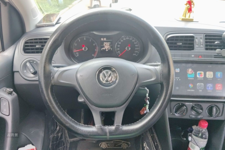 Volkswagen Polo 2017 car image #12