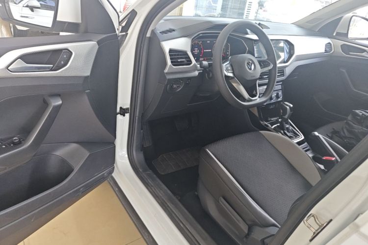 Volkswagen Tacqua 2024 immagine di auto #16
