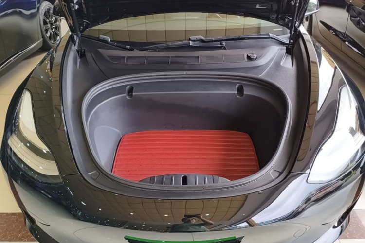 Tesla Model 3 2020 car image #20