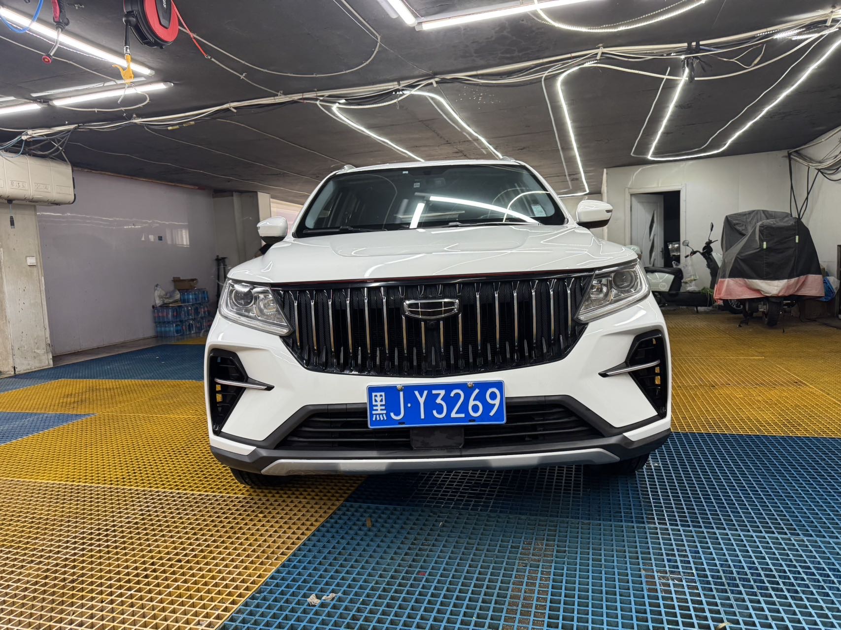 GEELY Vision X6 2022 car image #2