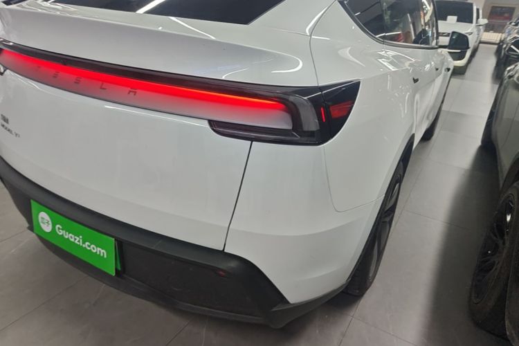 Tesla Model Y 2025 #8 Tesla Model Y 2025 immagine di auto #8