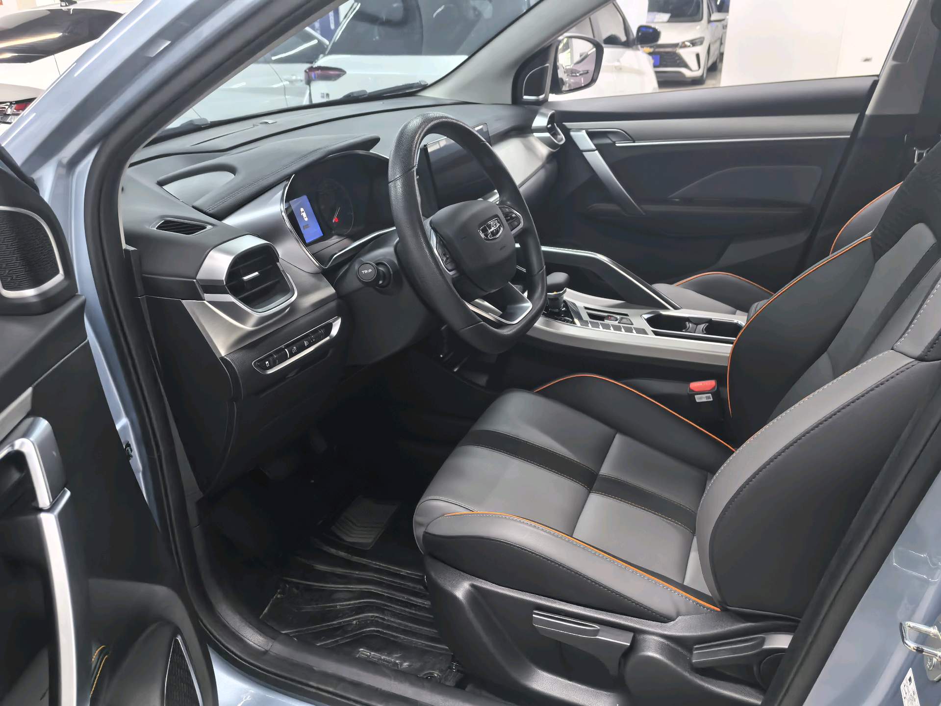 GEELY Coolray 2024 car image #2