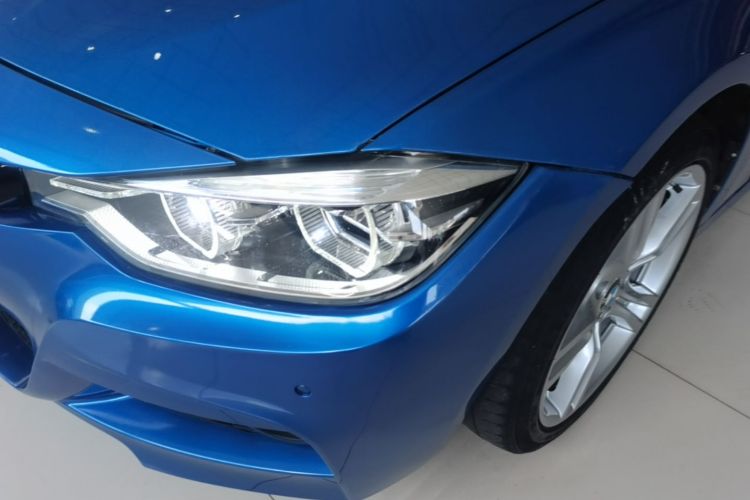BMW 3 Series 2018 #23 BMW 3 Series 2018 صورة سيارة #23