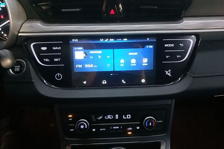 GEELY Emgrand 2019 #13 GEELY Emgrand 2019 car image #13