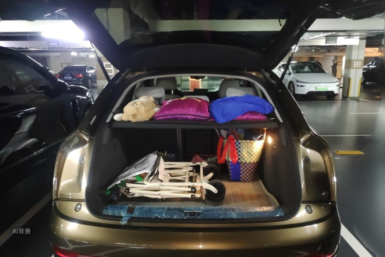 Audi Q3 2015 car image #21