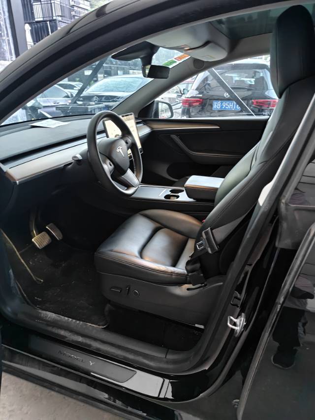 Tesla Model Y 2021 #4 Tesla Model Y 2021 car image #4