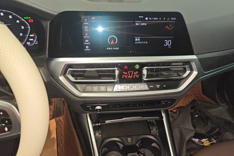 BMW 3 Series 2020 car image #17