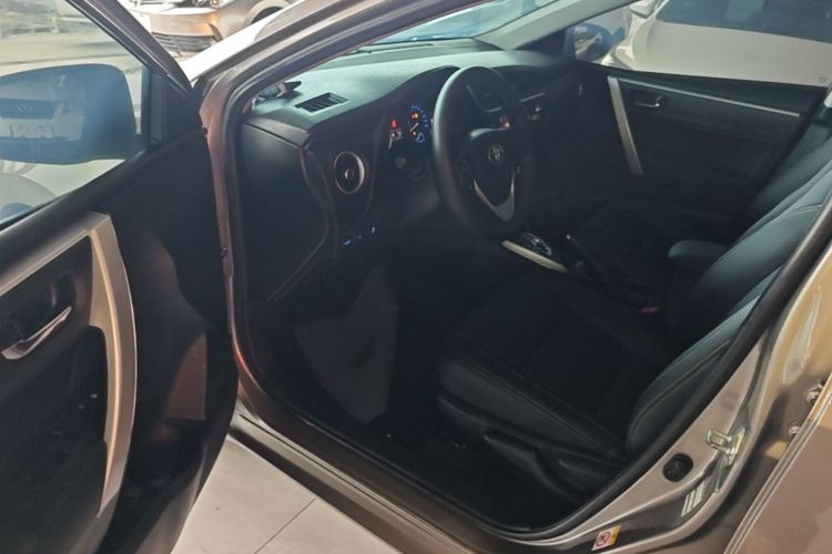 Toyota Corolla 2017 car image #12