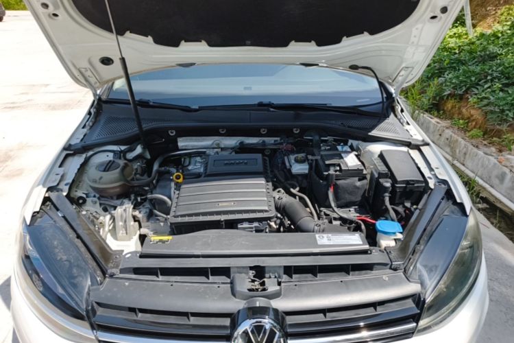 Volkswagen Golf 2019 car image #22