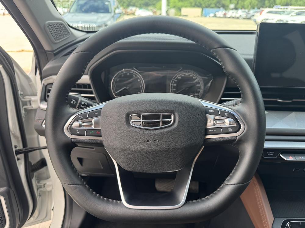 GEELY Vision X6 2024 car image #18
