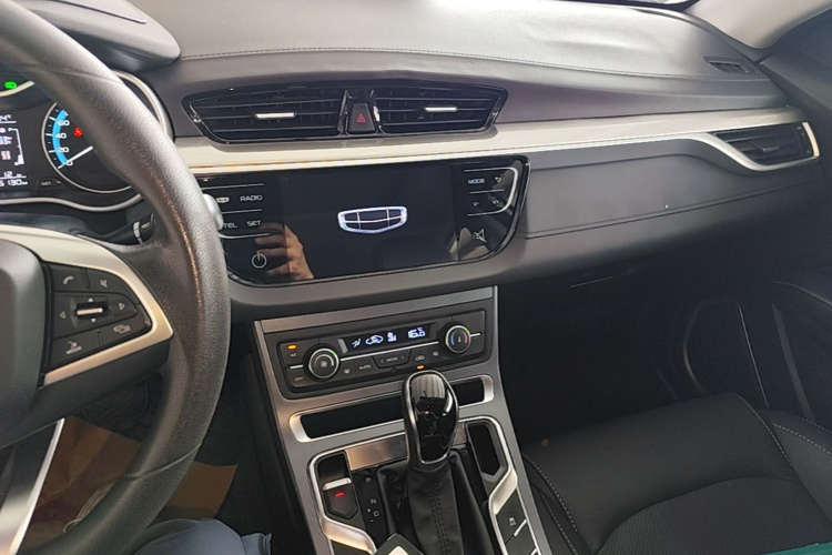 GEELY Emgrand 2020 #10 GEELY Emgrand 2020 car image #10